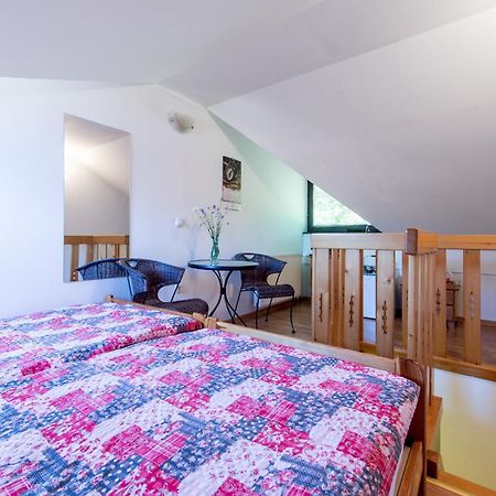 דולנז'סקה טופליסה Apartments Jaka חדר תמונה