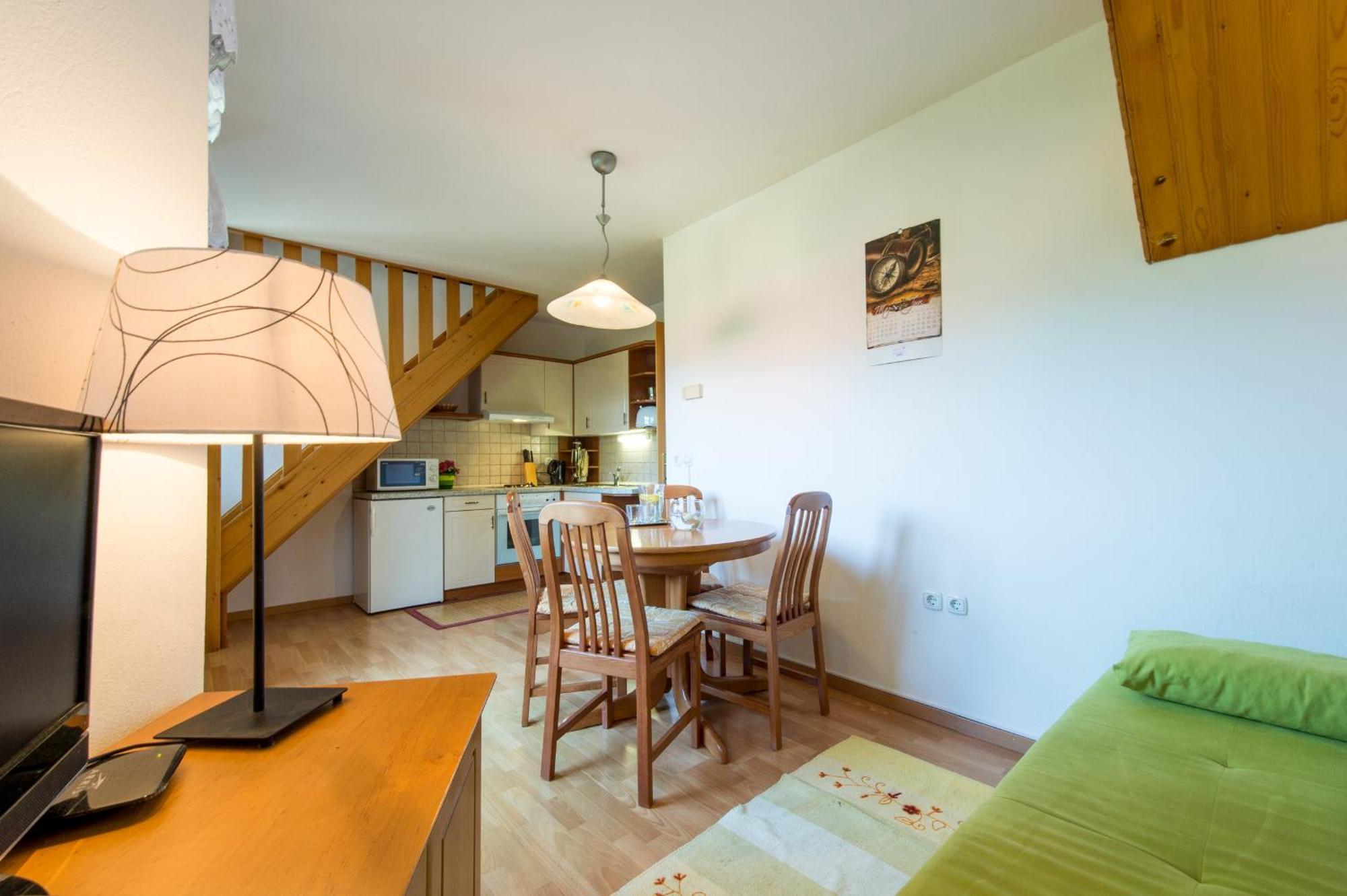 דולנז'סקה טופליסה Apartments Jaka חדר תמונה