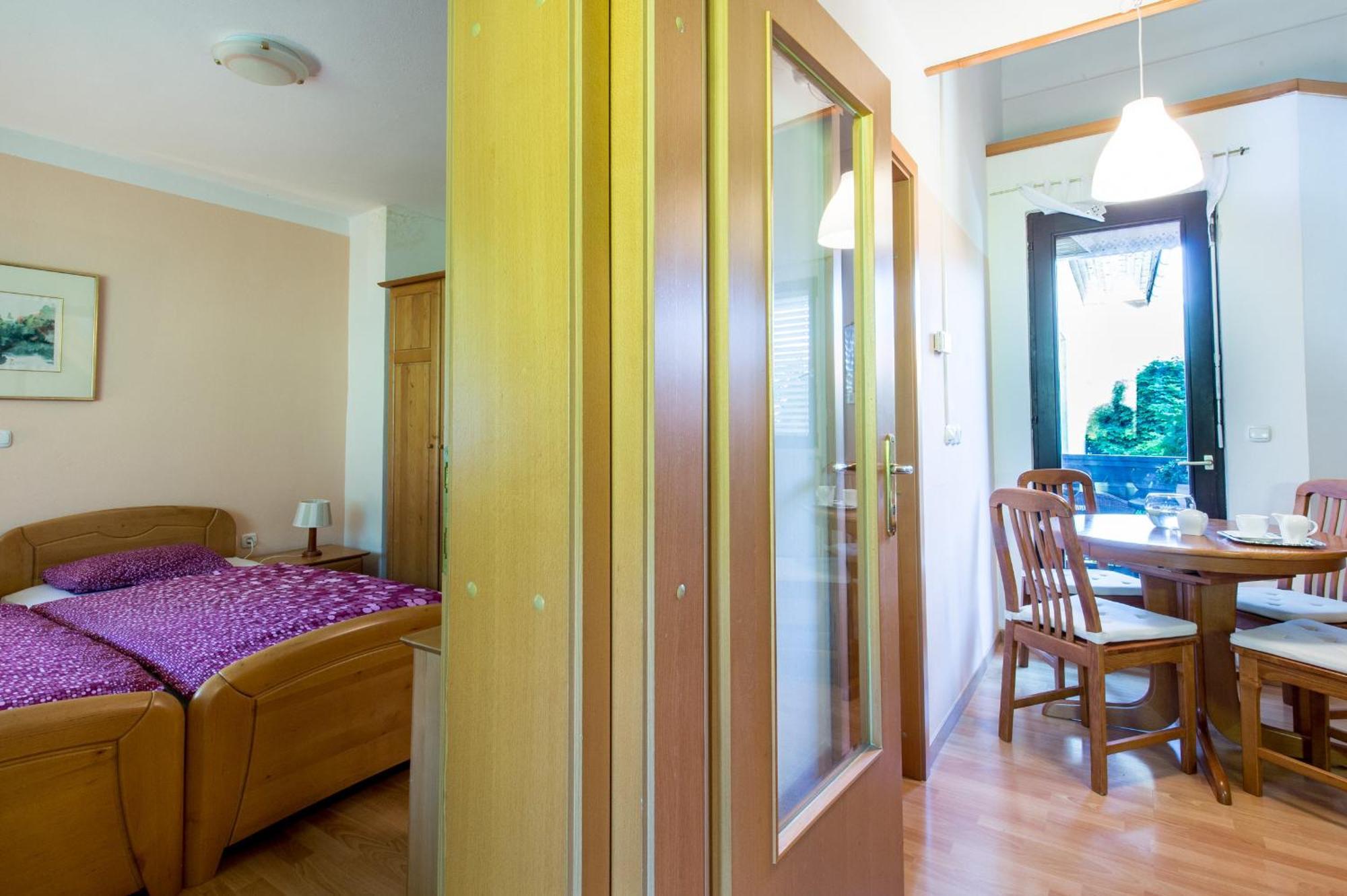 דולנז'סקה טופליסה Apartments Jaka חדר תמונה