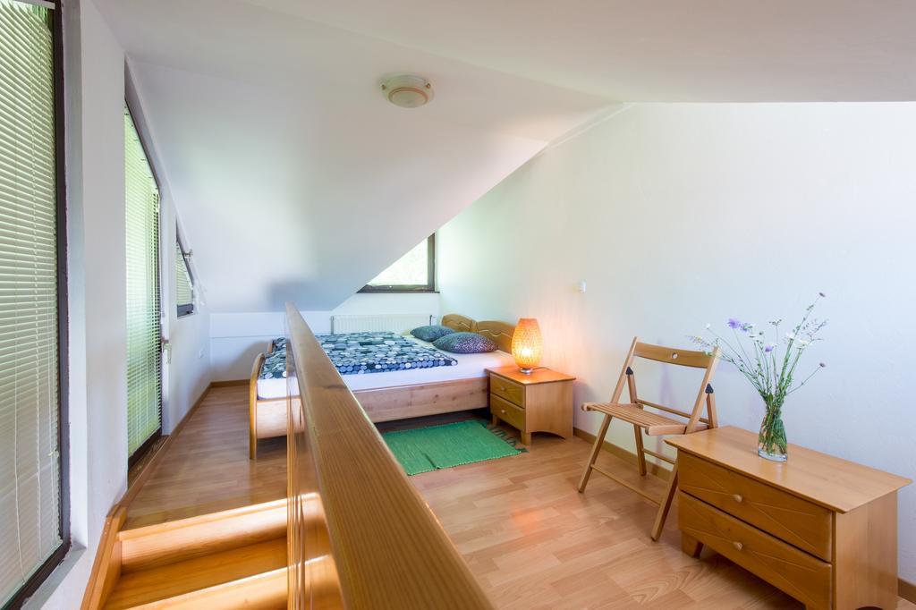דולנז'סקה טופליסה Apartments Jaka מראה חיצוני תמונה